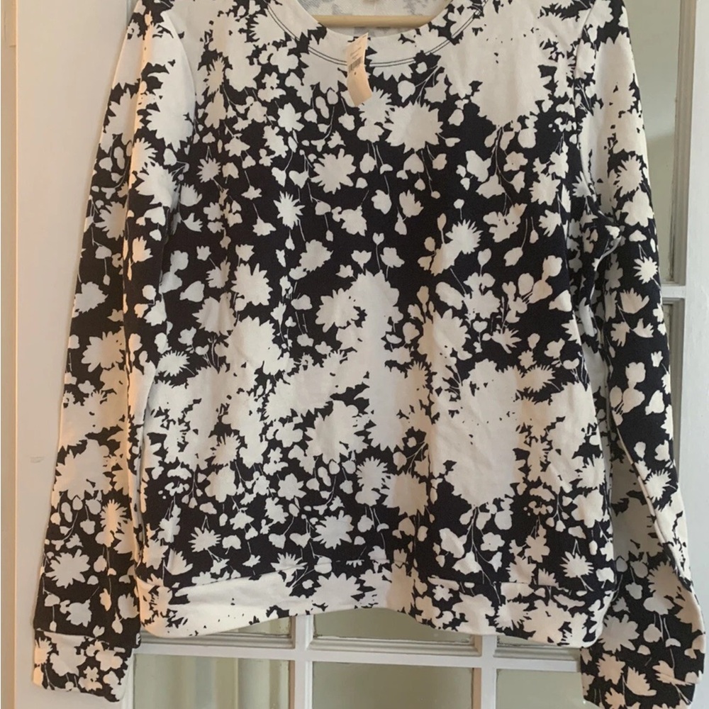 GAP Floral navy and white Sweatshirt NWT